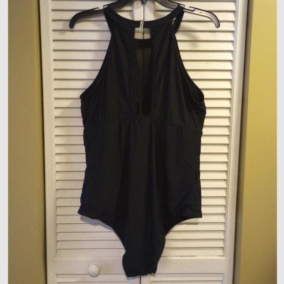 NWT Daci Plus-Size One-Piece Swimsuit with Mesh Cut-Outs, Size 18W - Picture 2 of 8